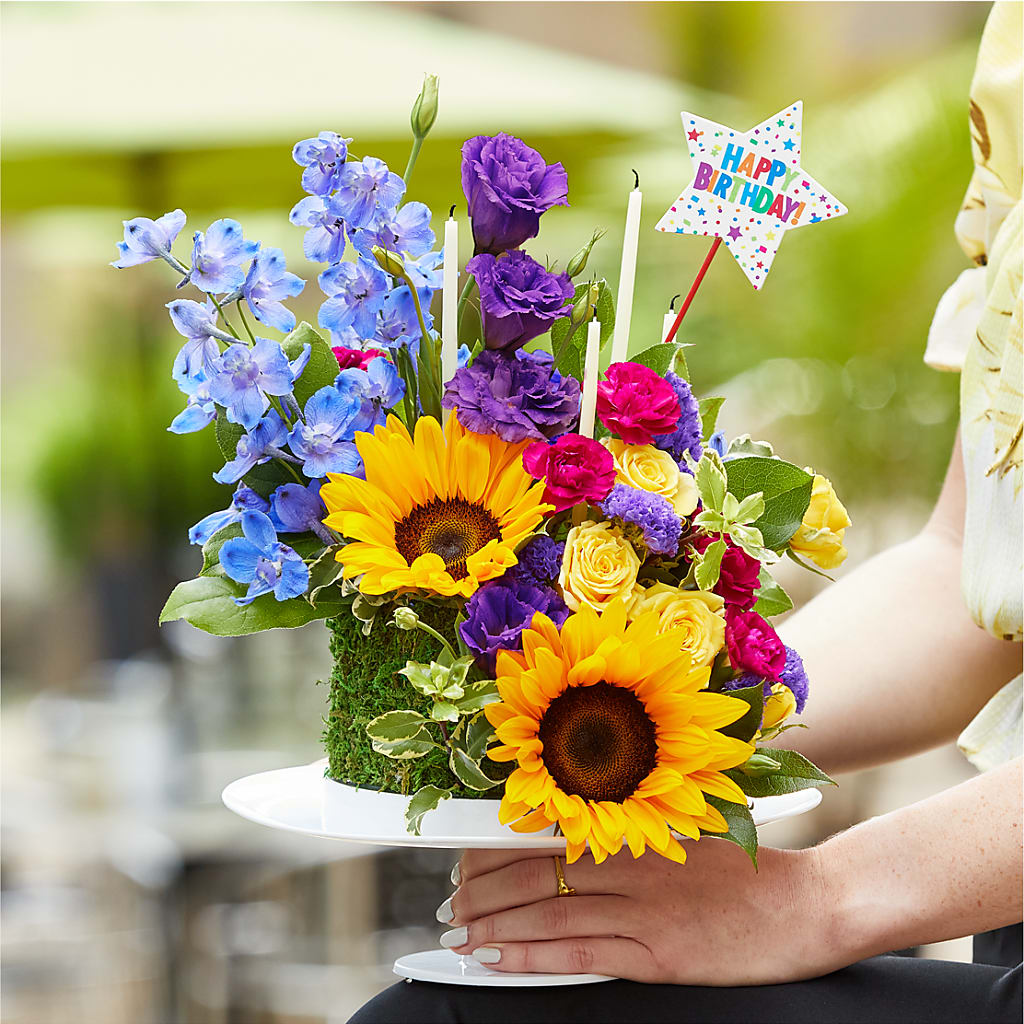 Star of the Day Floral Cake –  The Florist Ltd, Denton TX
