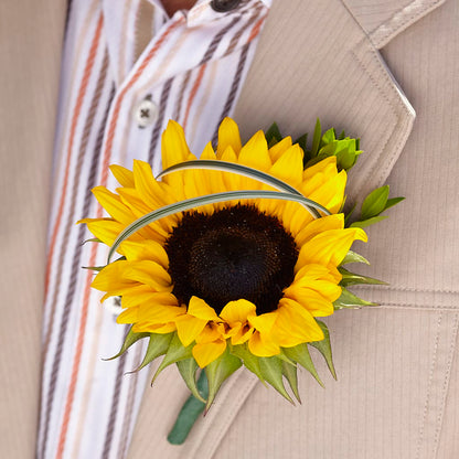 Free Spirit Boutonniere –  The Florist Ltd, Denton TX